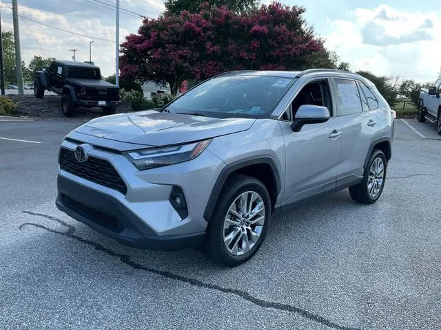 2022 Toyota RAV4 XLE Premium FWD photo