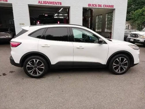 2022 Ford Escape SEL AWD photo