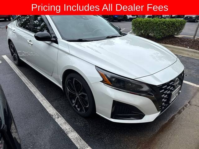 2023 Nissan Altima 2.5 SR AWD photo