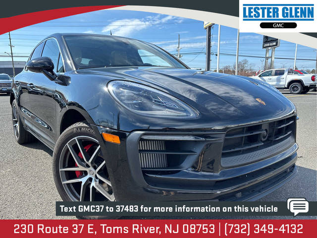 2023 Porsche Macan S AWD photo
