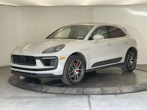 2023 Porsche Macan S AWD photo