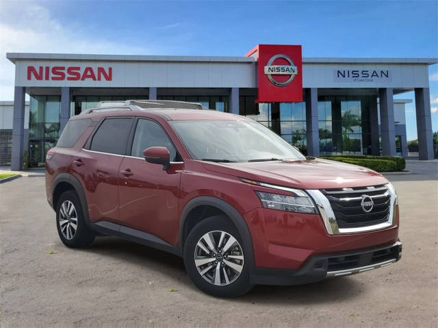 2023 Nissan Pathfinder SL 4WD photo