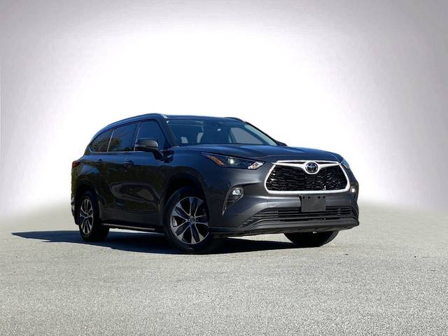 2022 Toyota Highlander XLE FWD photo