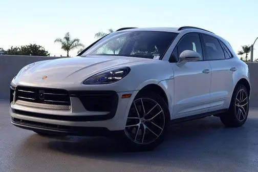 2023 Porsche Macan S AWD photo