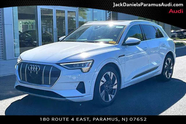 2023 Audi e-tron Premium Plus AWD photo