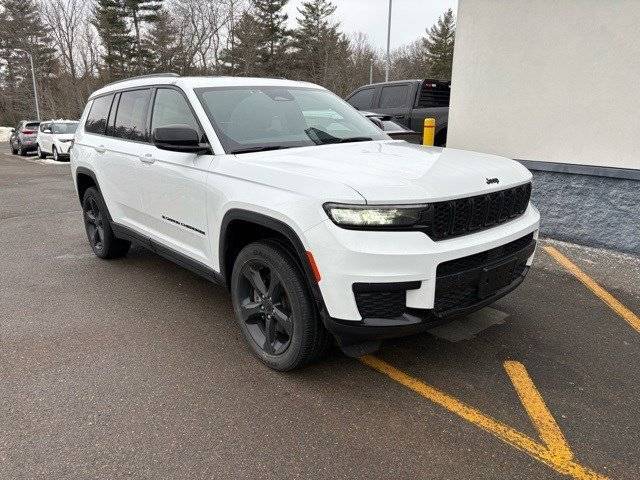 2023 Jeep Grand Cherokee L Altitude 4WD photo