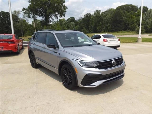 2022 Volkswagen Tiguan SE R-Line Black AWD photo