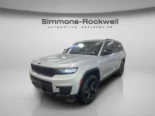 2023 Jeep Grand Cherokee L Altitude 4WD photo