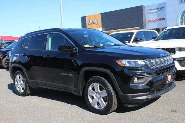 2022 Jeep Compass Latitude 4WD photo