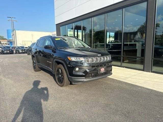 2022 Jeep Compass Latitude 4WD photo