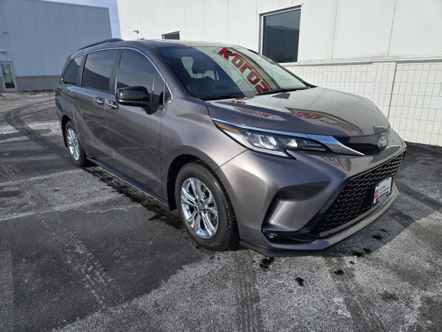 2022 Toyota Sienna XSE AWD photo