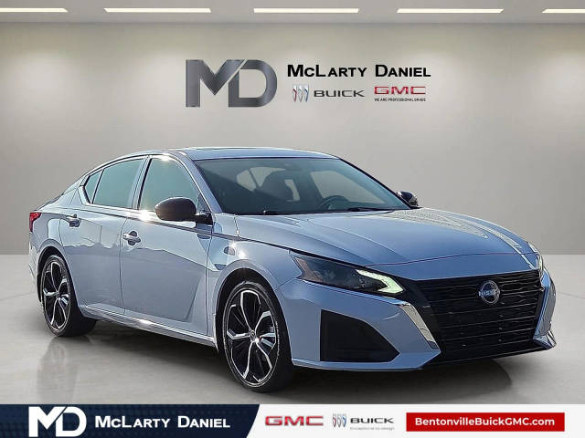 2023 Nissan Altima 2.5 SR FWD photo