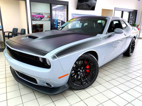 2022 Dodge Challenger R/T RWD photo