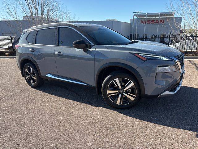 2022 Nissan Rogue Platinum AWD photo