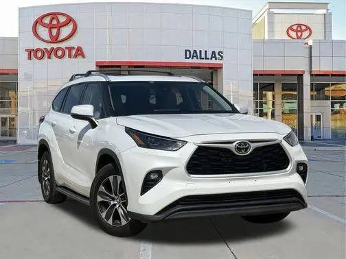 2022 Toyota Highlander XLE FWD photo