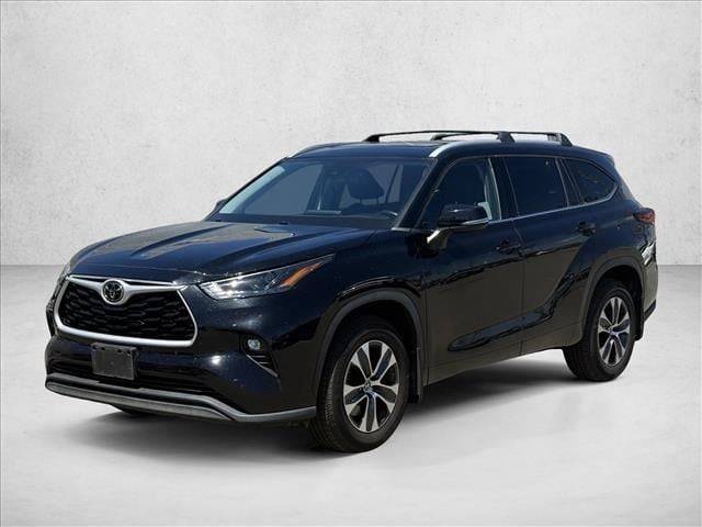 2022 Toyota Highlander XLE AWD photo