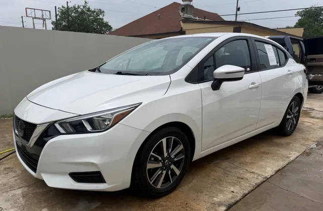 2021 Nissan Versa SV FWD photo