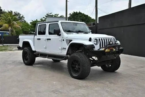 2020 Jeep Gladiator Overland 4WD photo
