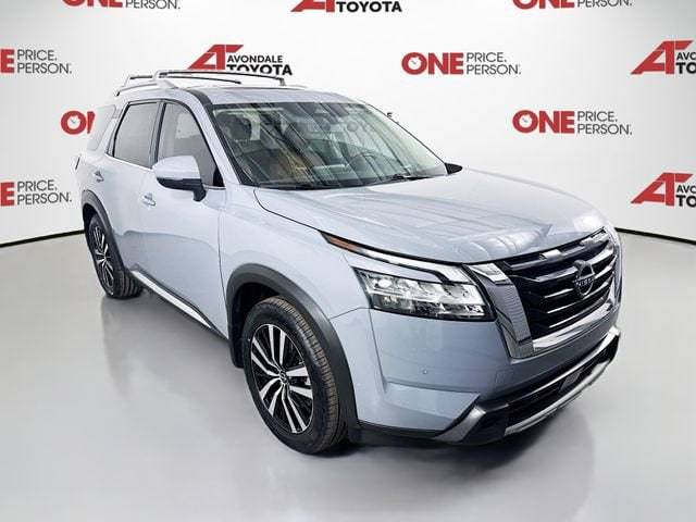 2023 Nissan Pathfinder Platinum FWD photo