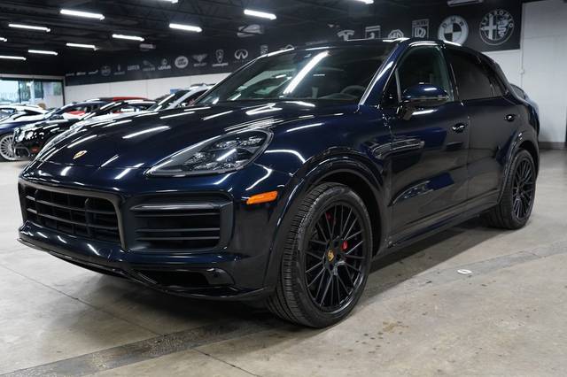 2023 Porsche Cayenne GTS AWD photo