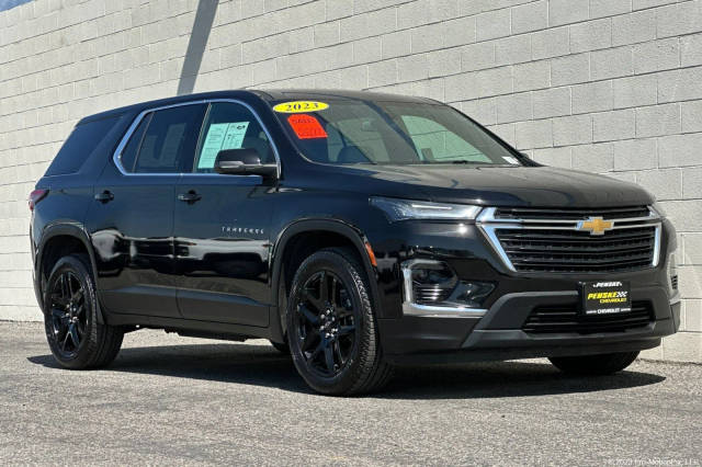 2023 Chevrolet Traverse LS FWD photo