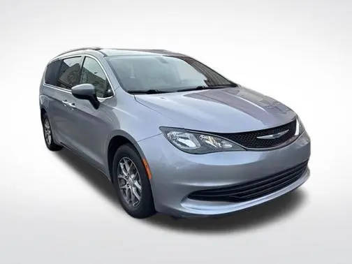 2020 Chrysler Voyager LXi FWD photo