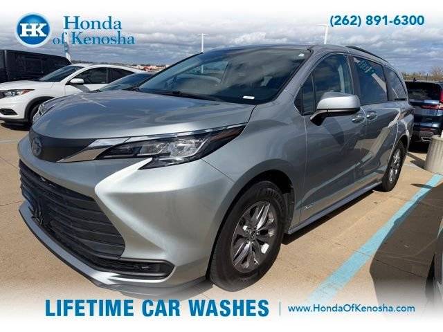 2021 Toyota Sienna LE AWD photo