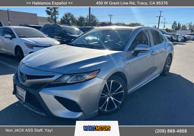 2019 Toyota Camry Hybrid SE FWD photo