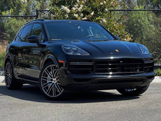 2023 Porsche Cayenne Turbo AWD photo
