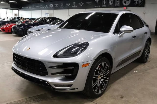 2017 Porsche Macan Turbo AWD photo