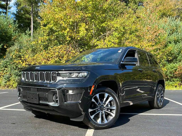 2023 Jeep Grand Cherokee Overland 4WD photo