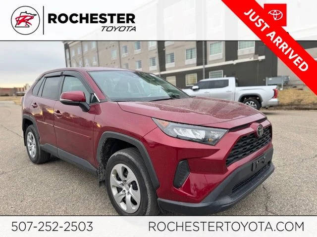 2022 Toyota RAV4 LE AWD photo
