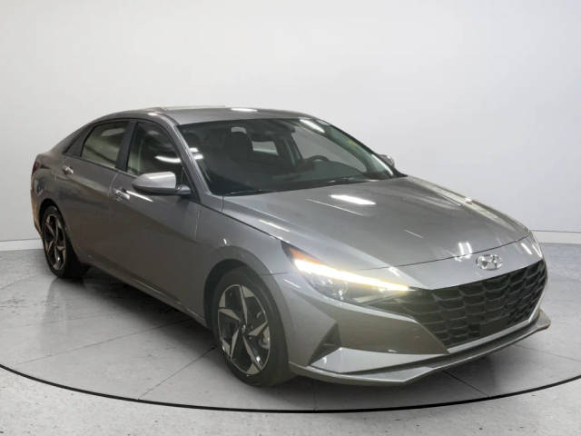 2023 Hyundai Elantra SEL FWD photo