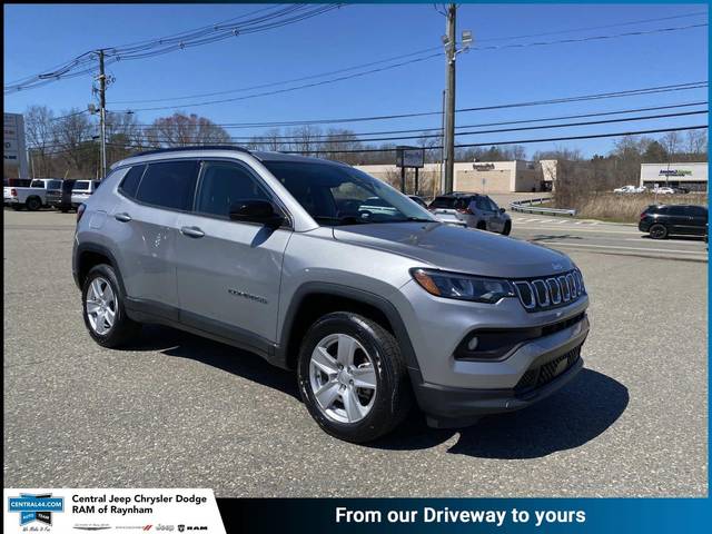 2022 Jeep Compass Latitude 4WD photo