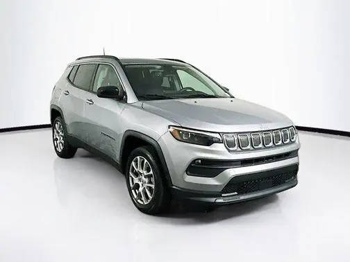 2022 Jeep Compass Latitude Lux 4WD photo