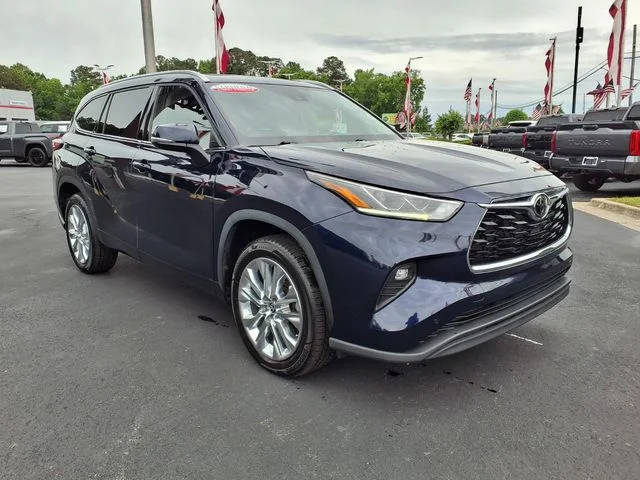 2022 Toyota Highlander Limited FWD photo