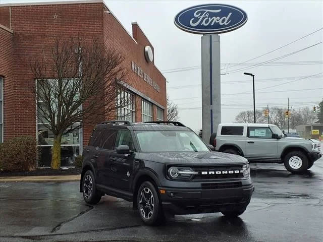 2022 Ford Bronco Sport Outer Banks 4WD photo