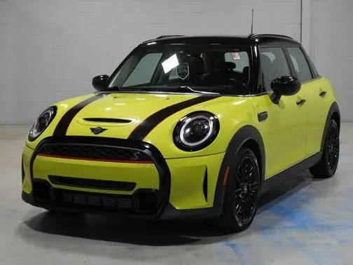 2023 MINI Hardtop 4 Door Cooper S FWD photo