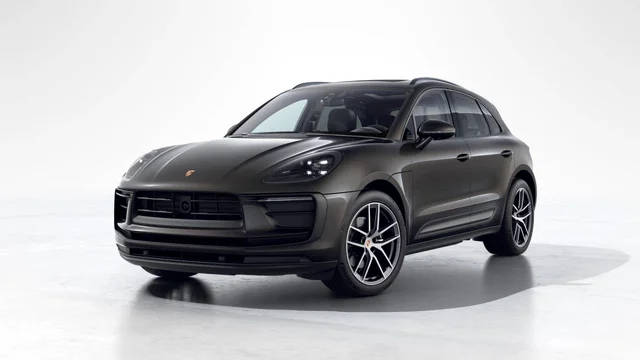 2023 Porsche Macan  AWD photo