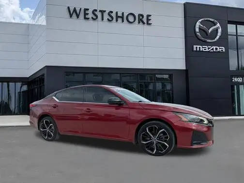 2023 Nissan Altima 2.5 SR AWD photo