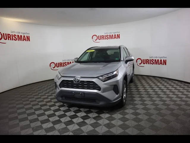 2022 Toyota RAV4 XLE AWD photo