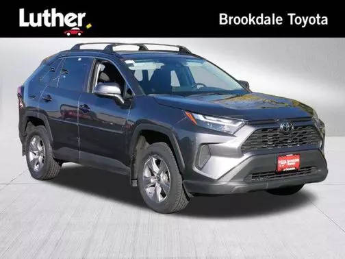 2022 Toyota RAV4 XLE AWD photo