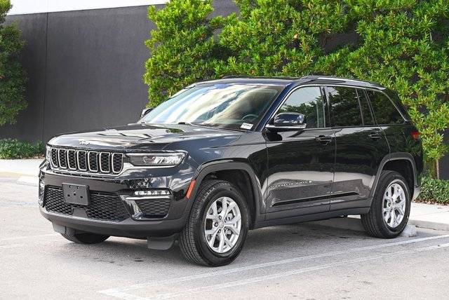 2023 Jeep Grand Cherokee Limited 4WD photo