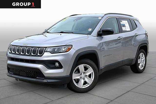2022 Jeep Compass Latitude 4WD photo