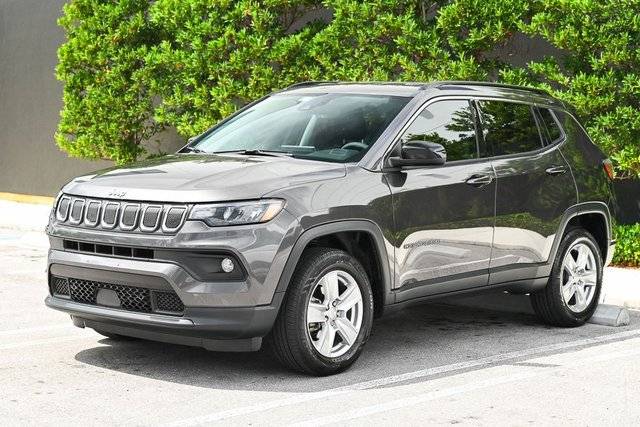 2022 Jeep Compass Latitude 4WD photo