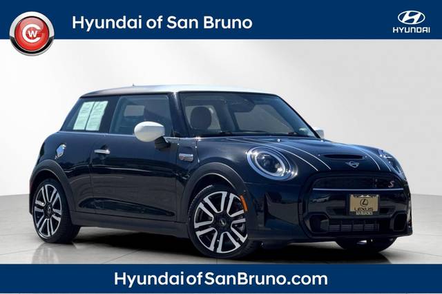 2023 MINI Hardtop 2 Door Cooper S FWD photo
