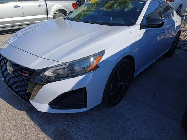 2023 Nissan Altima 2.5 SR FWD photo