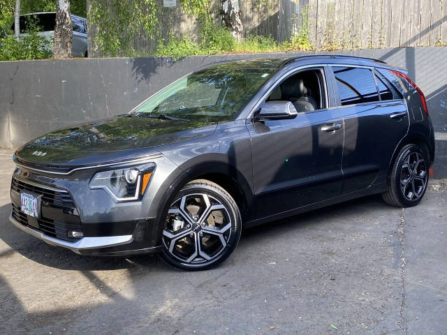 2023 Kia Niro EX Touring FWD photo