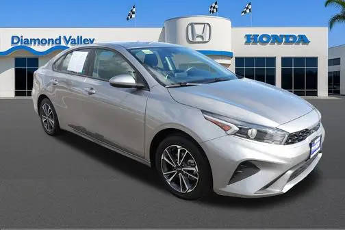 2023 Kia Forte LXS FWD photo