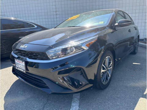 2023 Kia Forte LXS FWD photo